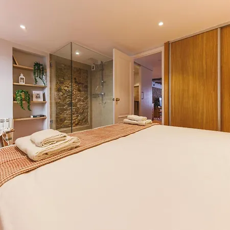 Apartman Bravissimo Calderers El Cavall, In The Old Town